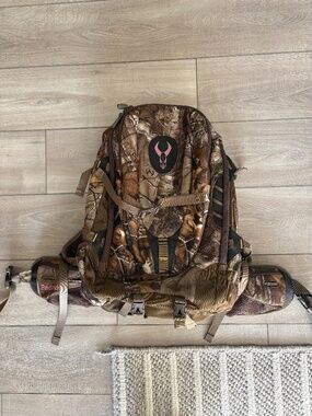 Badlands hunting pack for women